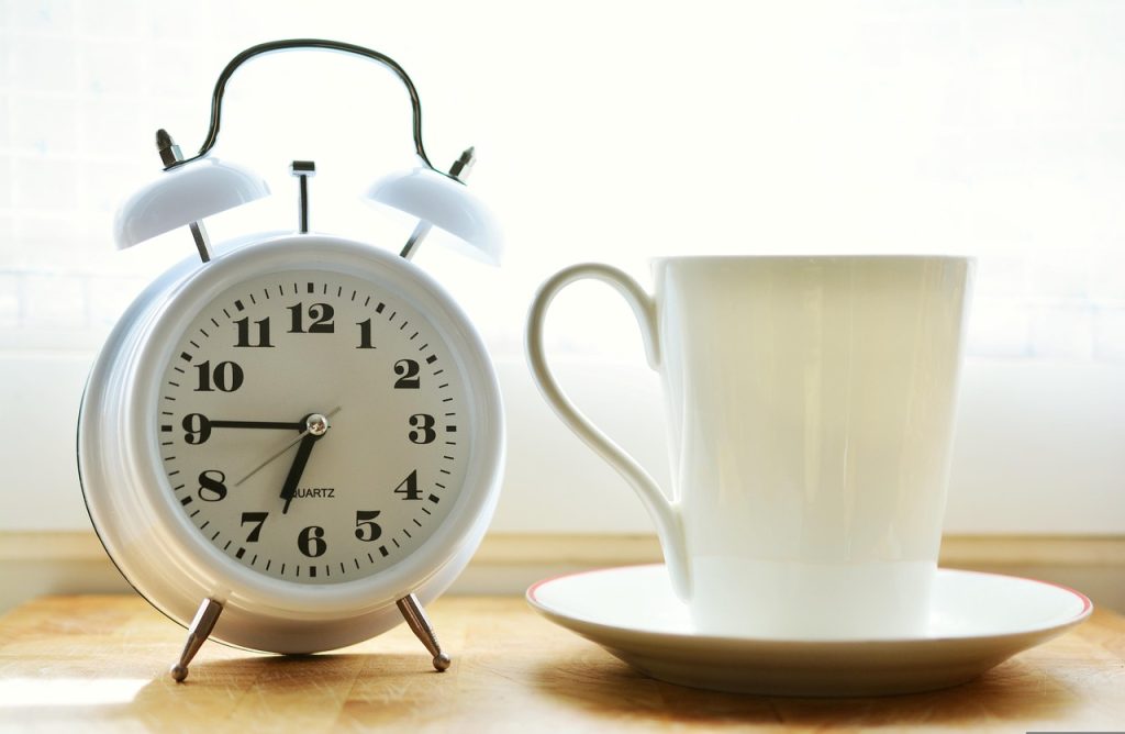 simple morning habits to start a healthy day
