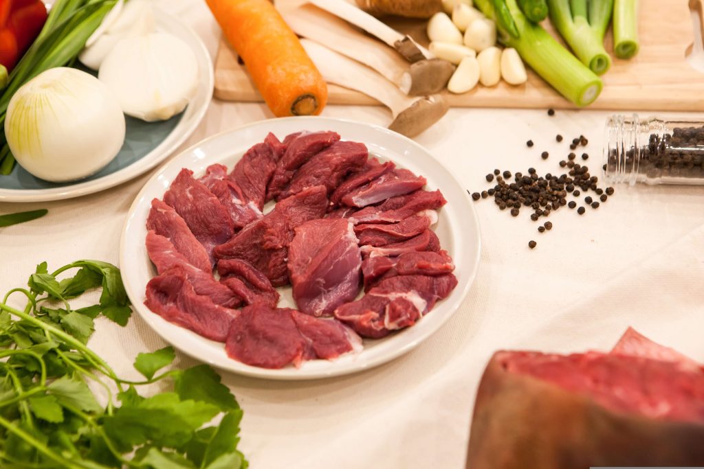 Healthy eating habits with a balanced meal including protein and vegetables
